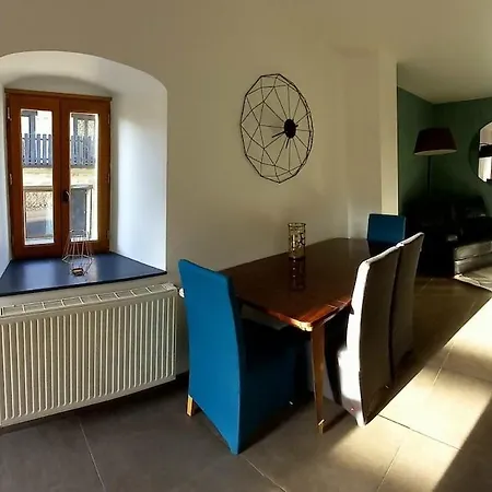 Apartmán Famous T3 *
